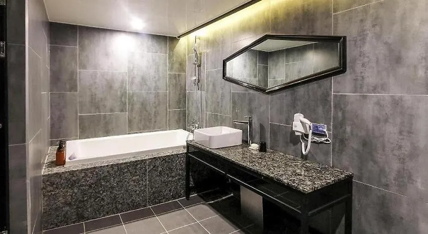 To Heaven Hotel Nampo 釜山 2*,