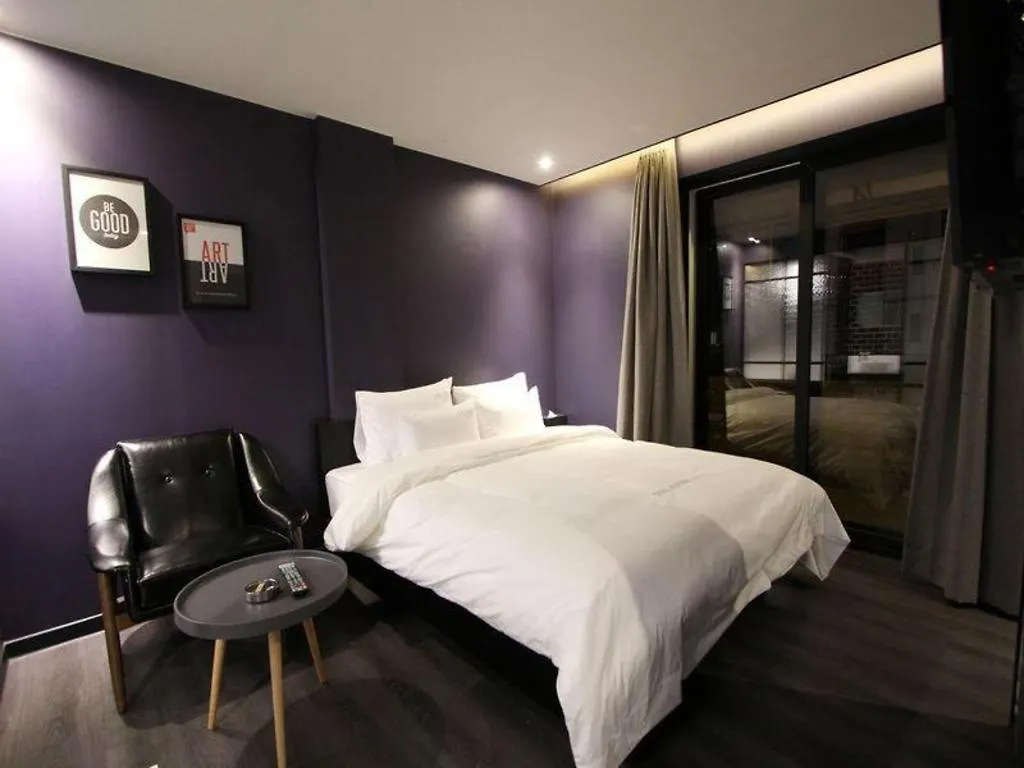 To Heaven Hotel Nampo Busan 2*,