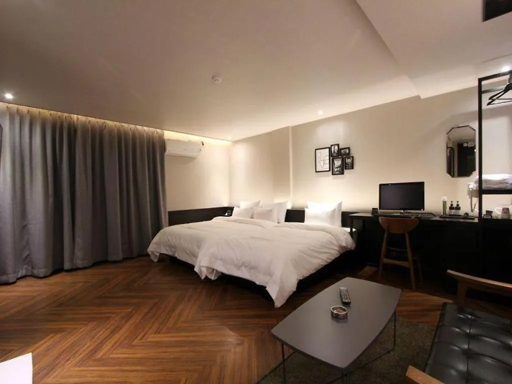 To Heaven Hotel Nampo 釜山広域市 2*,
